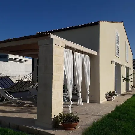 La Bouganville Avola Exterior photo